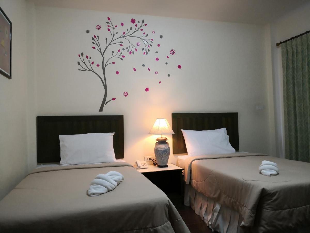Baan Suksiri Hotel Hua Hin Bagian luar foto
