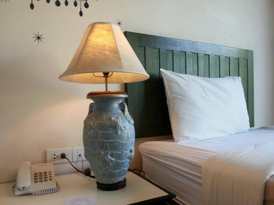 Baan Suksiri Hotel Hua Hin Bagian luar foto