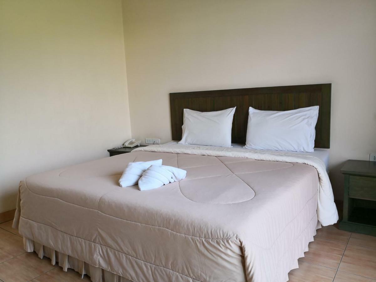 Baan Suksiri Hotel Hua Hin Bagian luar foto